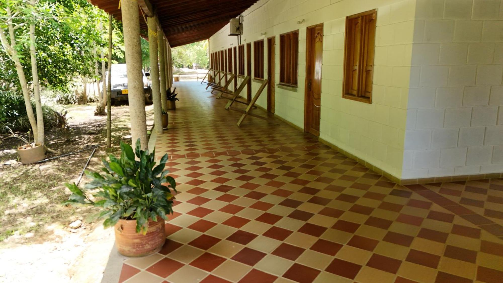 La Mesa Norte Hotel Campestre Las Cavernas מראה חיצוני תמונה